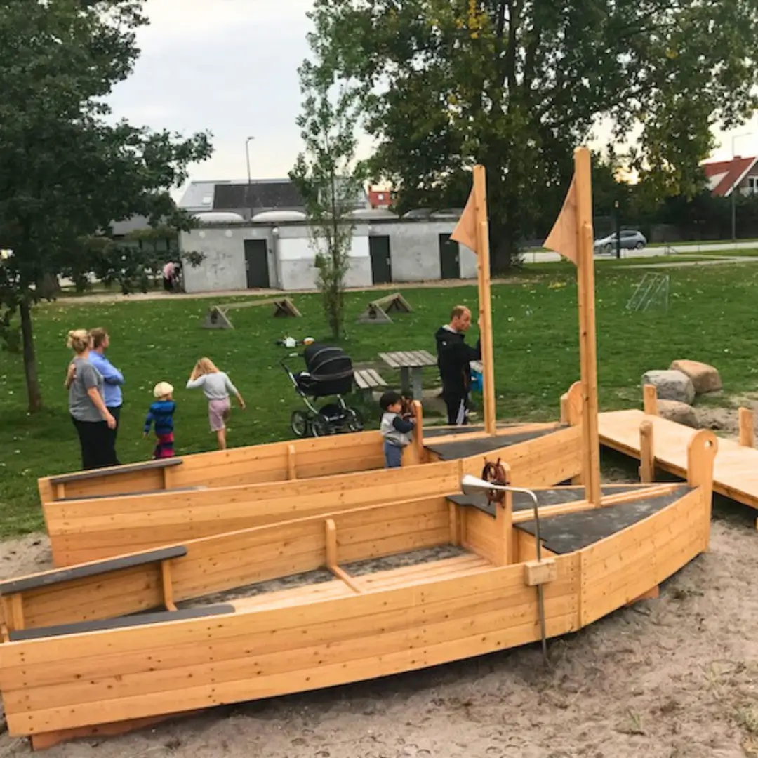 legeplads amager strandpark montering og levering af legepladser (1) legeplads nuuk montering og levering af legepladser (7)