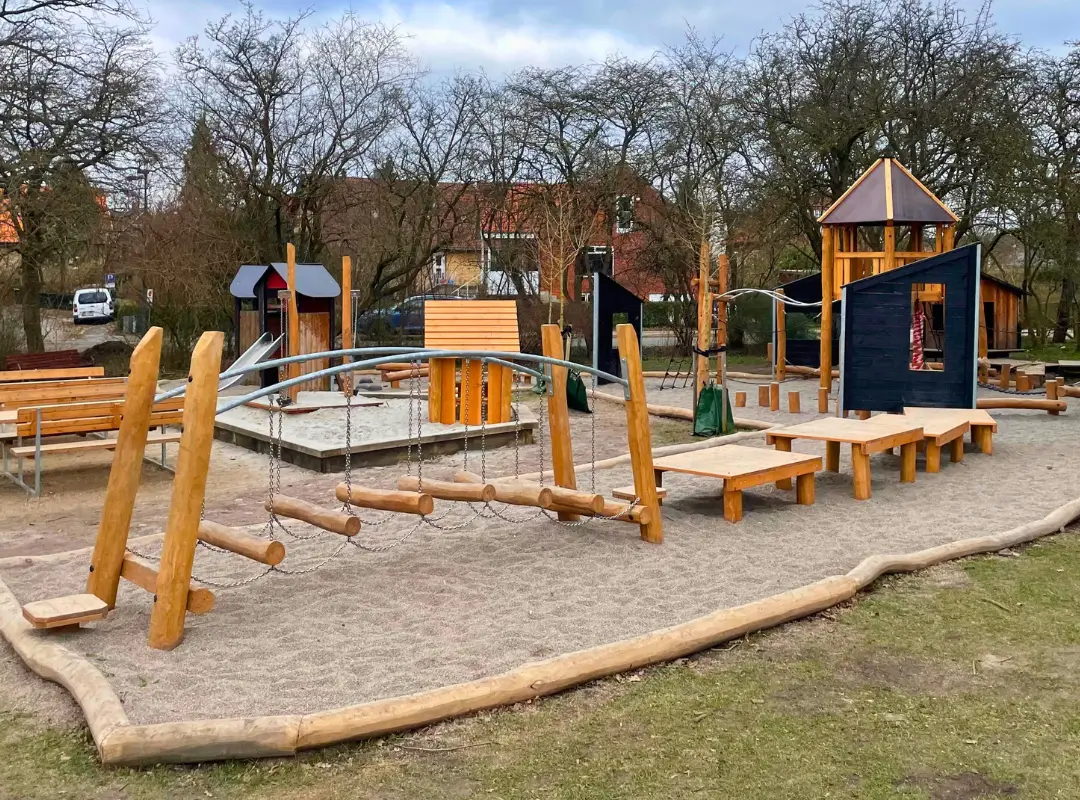 vigen-legeplads-eksempel-paa-naturlegeplads-monteret-levering-af-copla-legepladser-