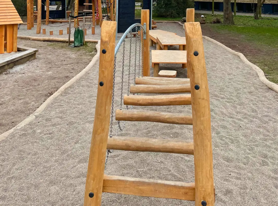 vigen-legeplads-eksempel-paa-naturlegeplads-monteret-levering-af-copla-legepladser-