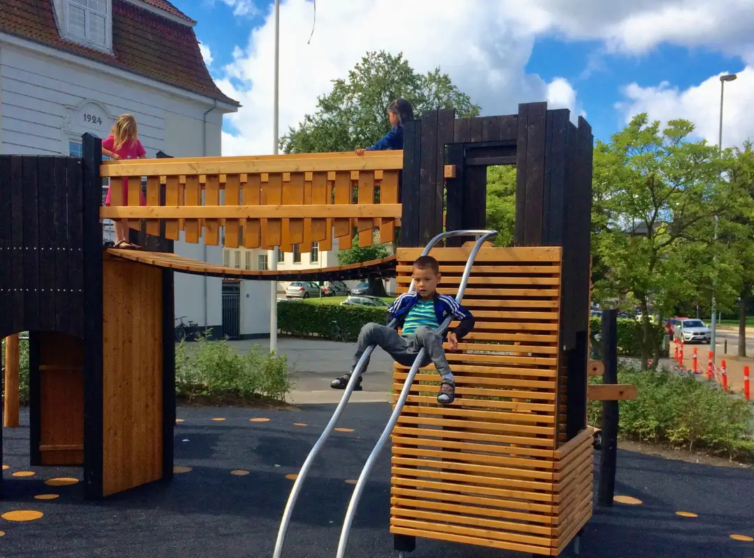 giersing realskole eksempel-pa-legeplads-montering-og-levering-af-legepladser-10