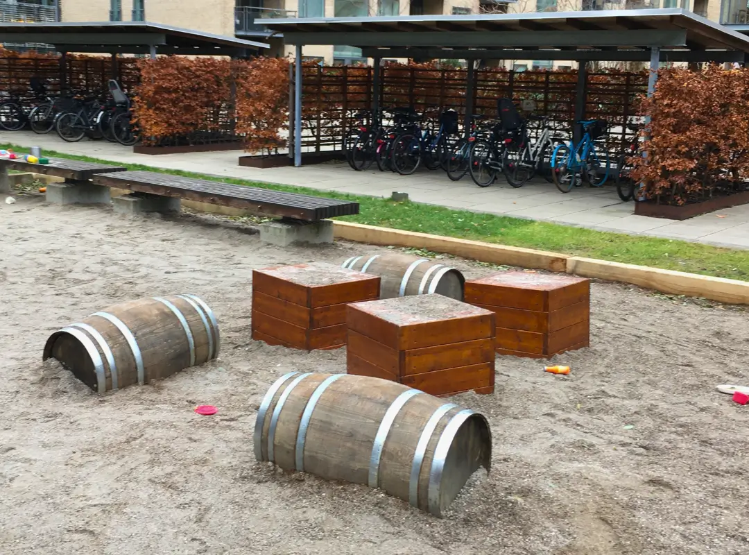 admiralens gård temalegaplads eksempler-pa-legepladser-montering-og-levering-af-legepladser-5