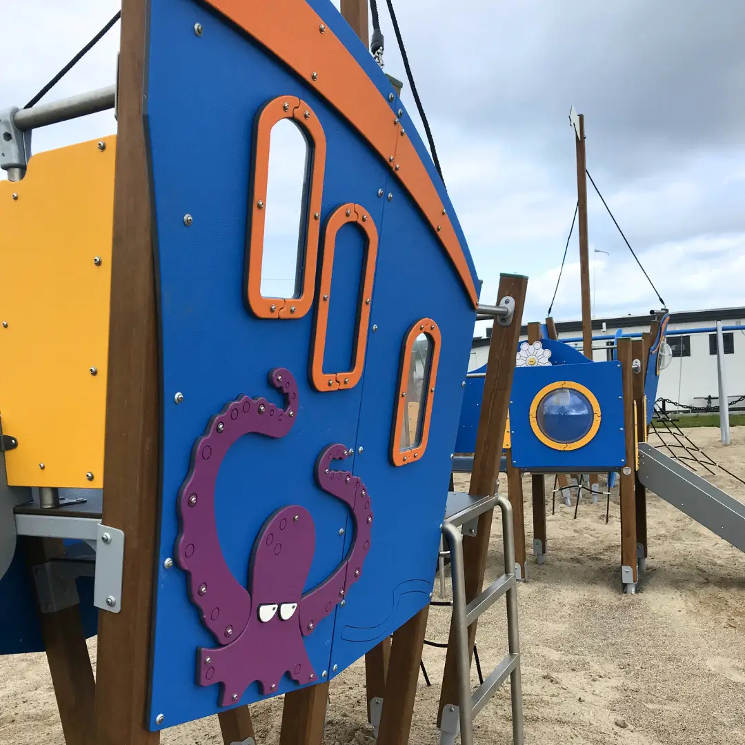 eksempler-pa-legepladser-montering-og-levering-af-legepladser-assens marina eksempler-pa-legepladser-montering-og-levering-af-legepladser-assens marina