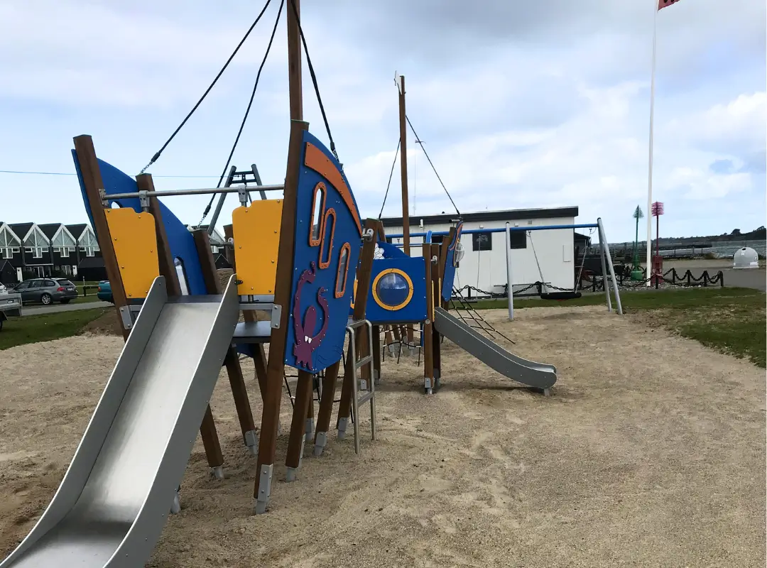 eksempler-pa-legepladser-montering-og-levering-af-legepladser-assens marina2 eksempler-pa-legepladser-montering-og-levering-af-legepladser-assens marina2
