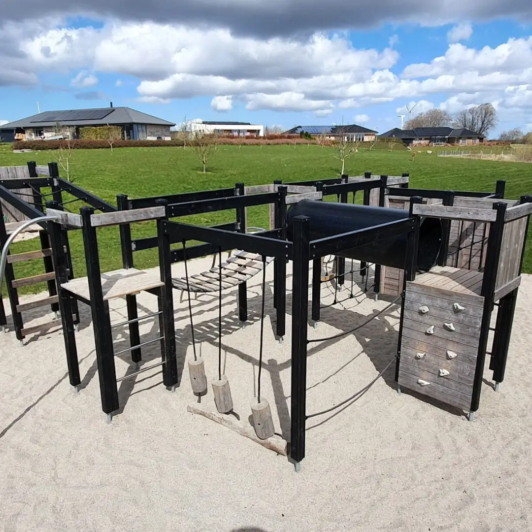 krybilyparken-eksempel-pa-legeplads-copla