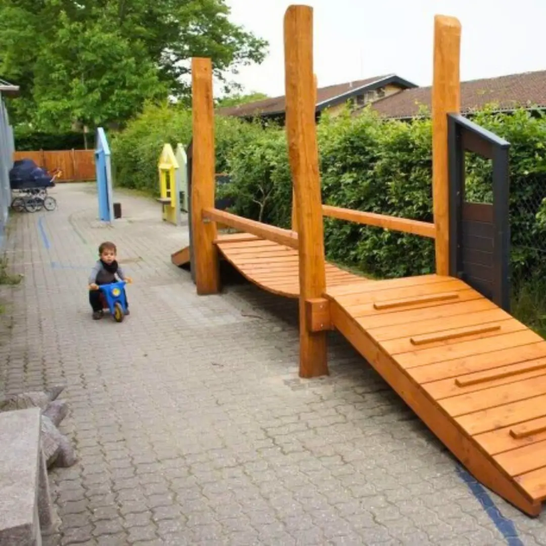 legeplads-Garantien-montering-og-levering-af-legepladser-2-2 legeplads-Garantien-montering-og-levering-af-legepladser-2-2