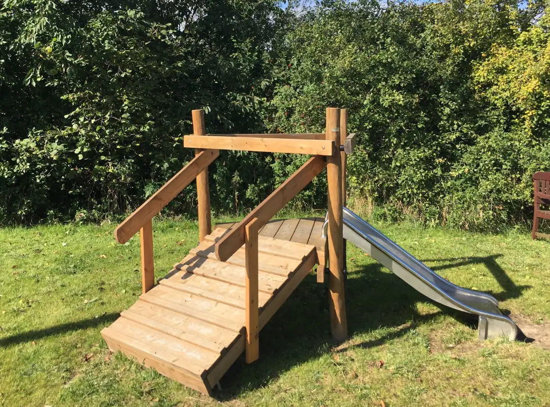 legeplads-lisbjerg-boligselskab-montering-og-levering-af-legepladser-2 (1) legeplads lisbjerg boligselskab montering og levering af legepladser (1)