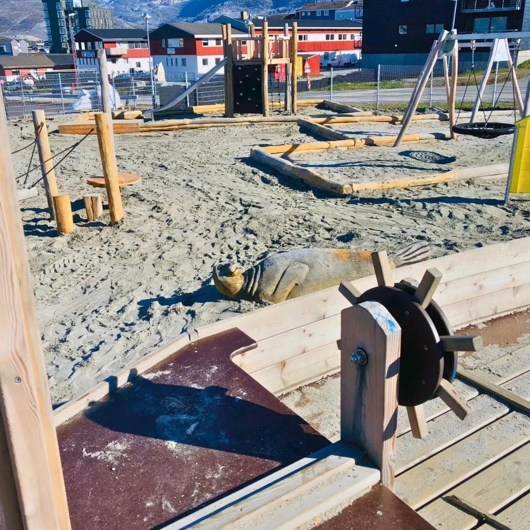 legeplads nuuk montering og levering af legepladser (7)
