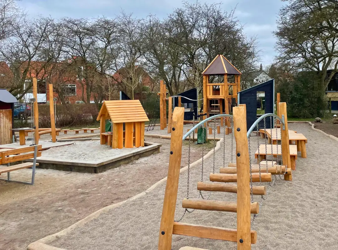vigen legeplads levering og montering af copla salg af legepladser