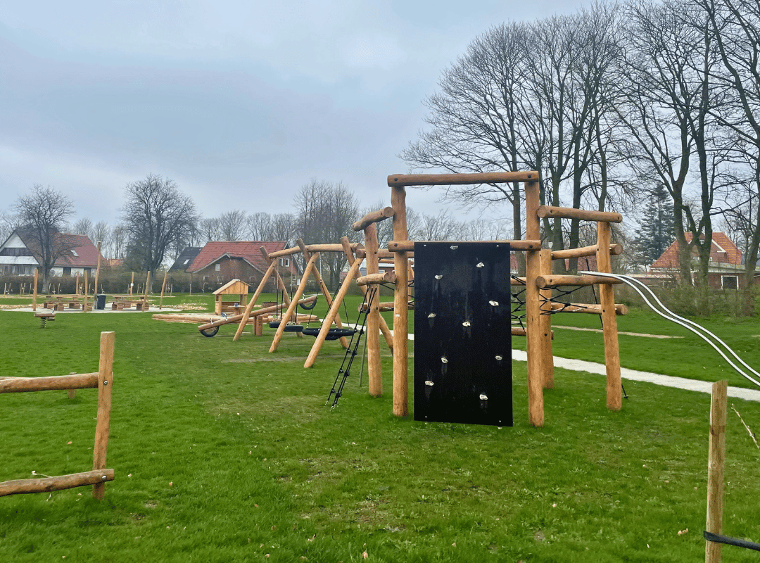 ubberup skole offentlig legeplads eksempel på monteret levering af copla legepladser offentlig udbud